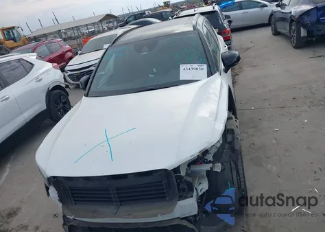 2019 Volvo Xc40 T4 R-Design z USA, uszkodzony, nr VIN YV4AC2HM4K2113680